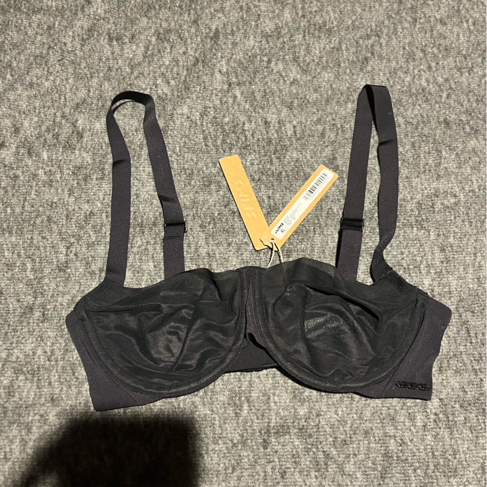 BRAND NEW WITH TAGS SKIMS BRALETTE